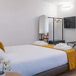 Hotiday Teatro Aparthotel